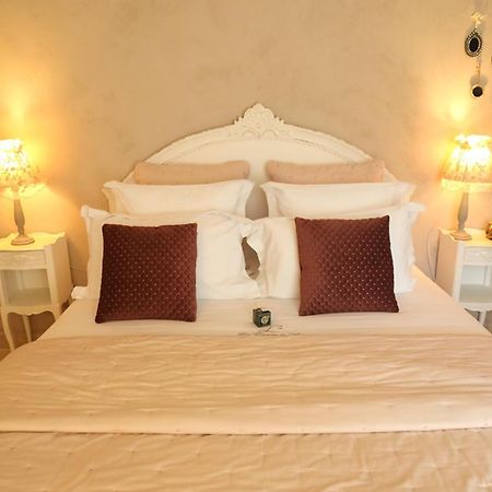 Maison D'Hotes "Les Ecuries Du Mas" Lamanon エクステリア 写真