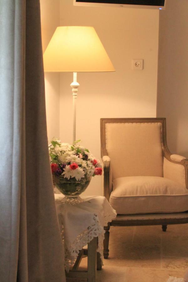 Maison D'Hotes "Les Ecuries Du Mas" Lamanon エクステリア 写真